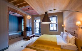Art Pera Suites